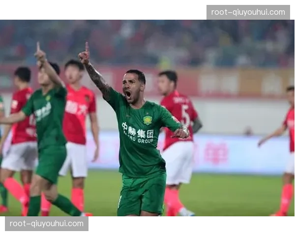 黄子豪7.6分5次扑救 大连门将雨战环境确保防线稳固 黄子豪7.6分5次扑救 大连门将雨战环境确保防线稳固